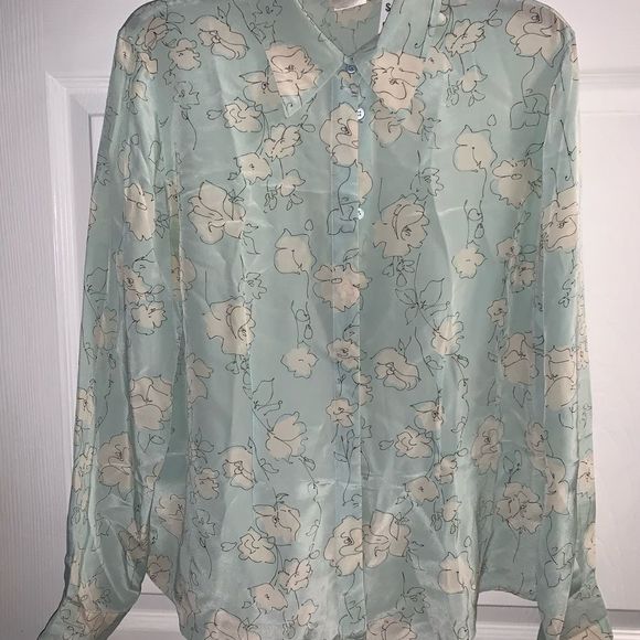 Austin Reed Tops - Baby blue button down blouse